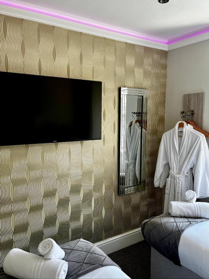 The Mews Boutique Deluxe Apartments, Sleep 2-6 People , Central Location, Free Parking Windermere Ngoại thất bức ảnh
